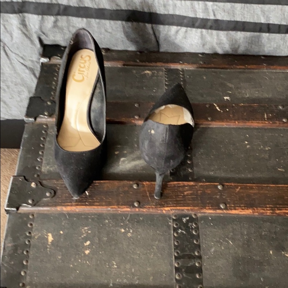 Heels - Picture 2 of 3